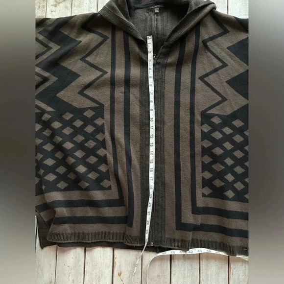 W118 by Walter Baker, geo print, zipper, hooded, oversized, poncho, size M/L - Picture 3 of 11